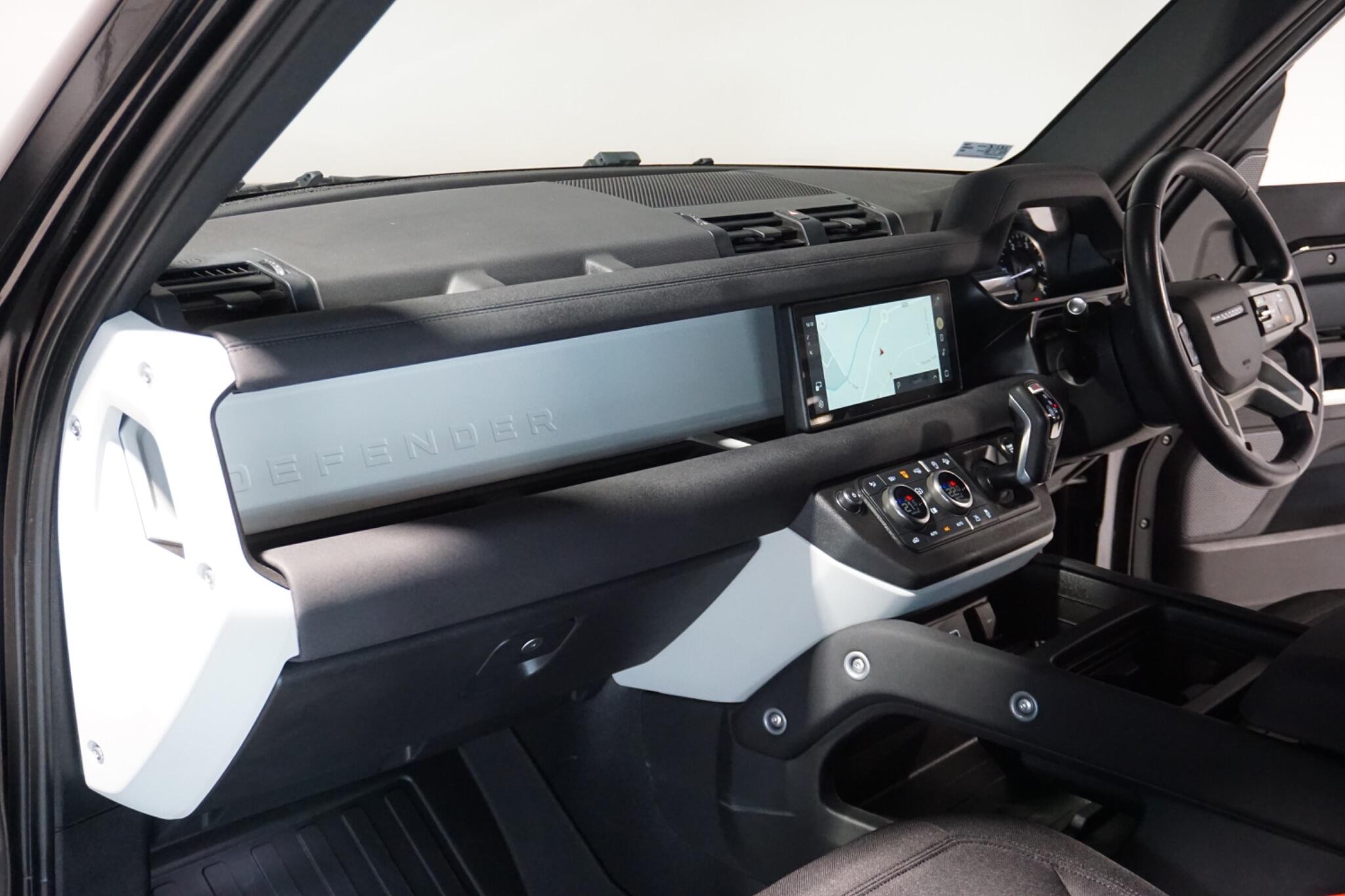 Land Rover Defender 90 3.0 D250 MHEV Hard Top SUV 3dr Diesel Auto 4WD SWB Euro 6 (s/s) (250 ps)